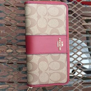 Authentic Coach Signature zip wallet Burgundy